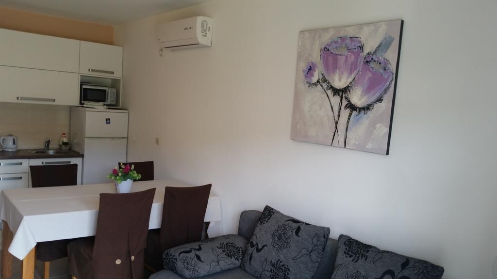 Apartments Villa Katija Drvenik  Extérieur photo